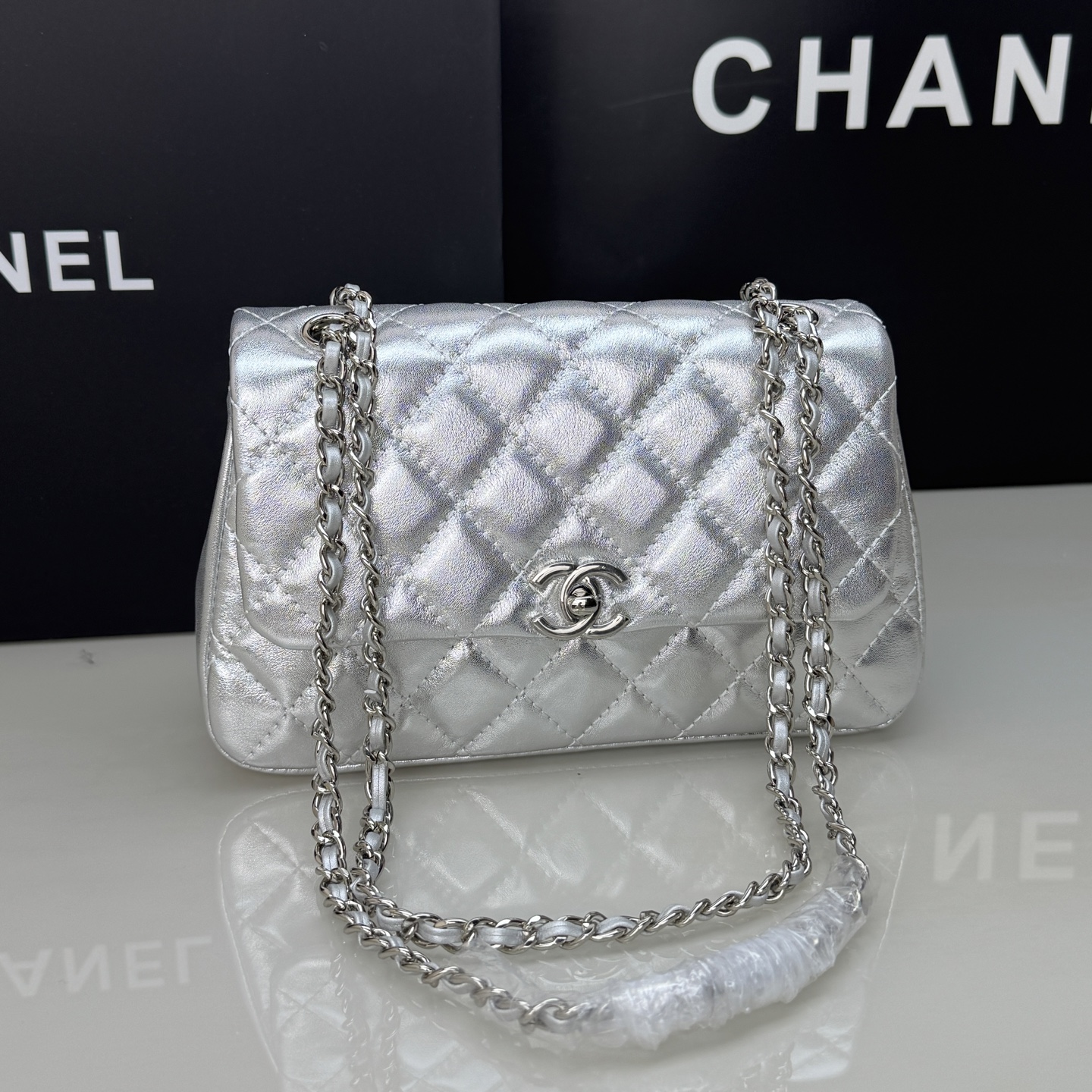 Chanel Diamond Quilted Bag Big